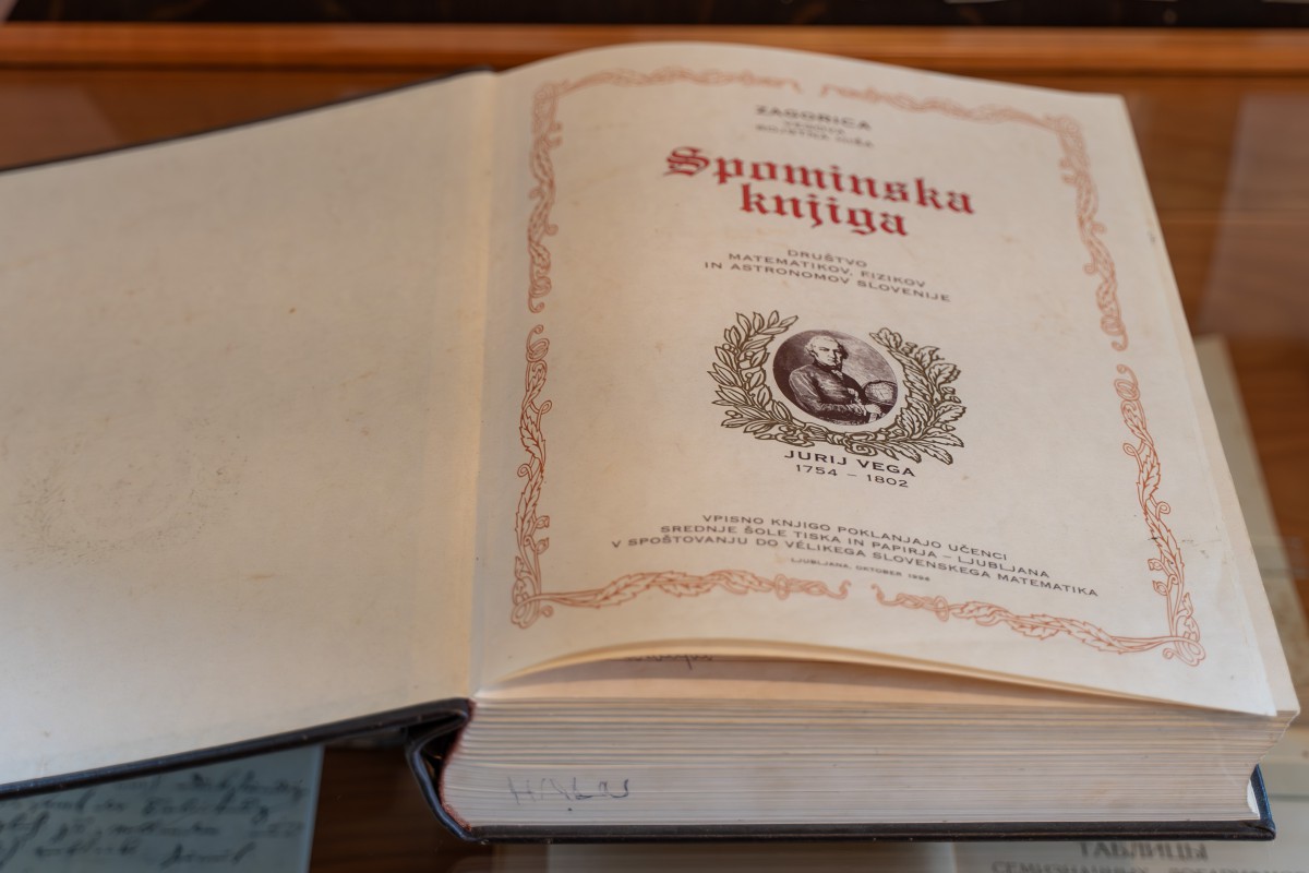 PRAZNIK OBČINE - danes OSREDNJA PRIREDITEV IN PREDSTAVITEV TOPNIČARJEV SLOVENSKE VOJSKE