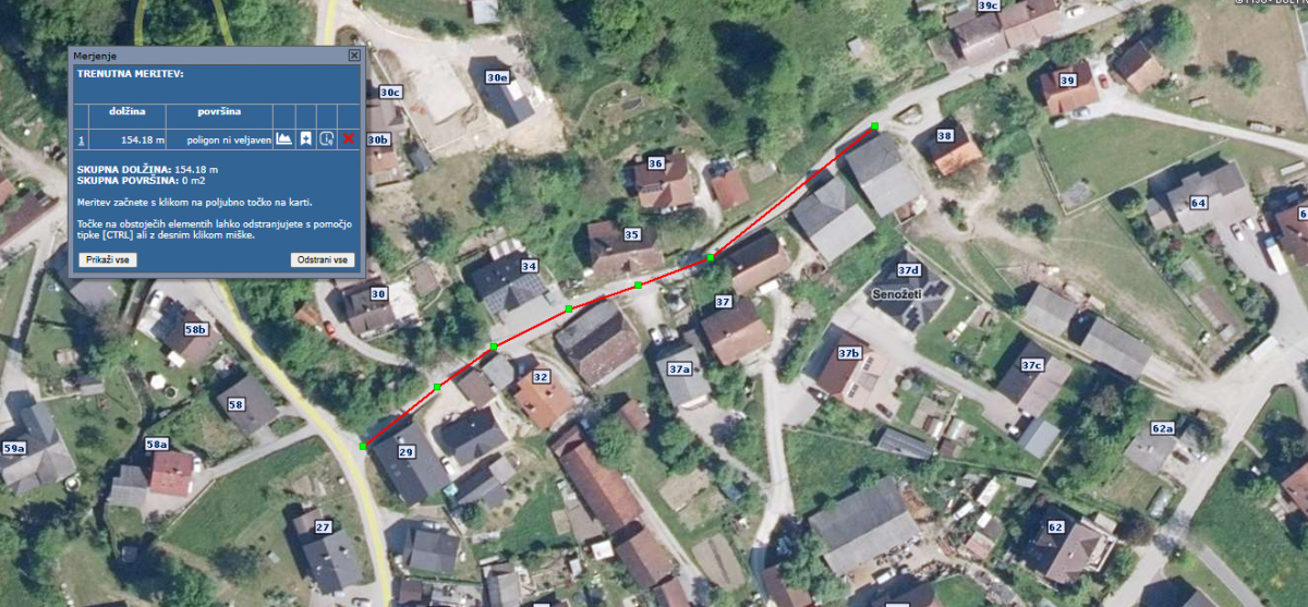 Zapora ceste v Senožetih