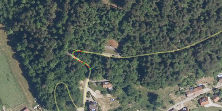 Zapora ceste v Senožetih