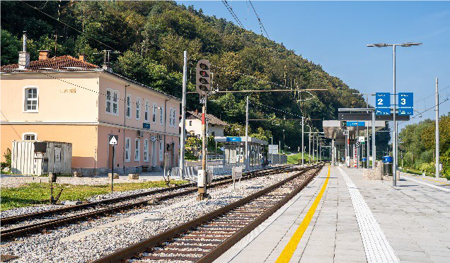 Obeležitev zaključka del na železniški postaji Laze