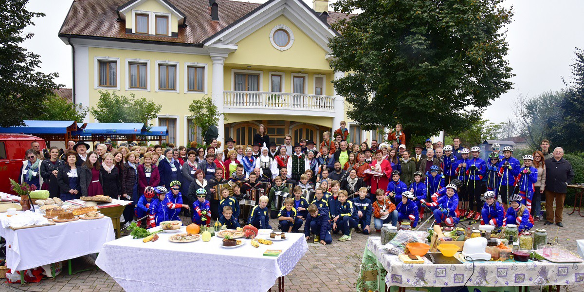 Možnost sodelovanja na prireditvi Slovenija se predstavi