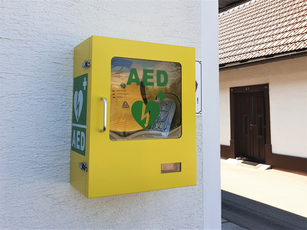 Nov defibrilator v vasi Brinje