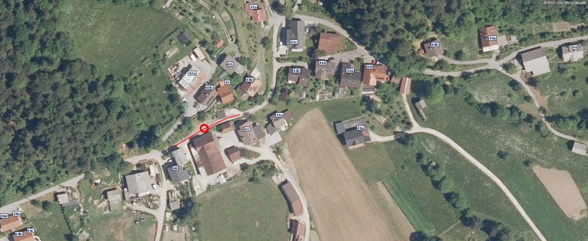 Zapora ceste v Senožetih