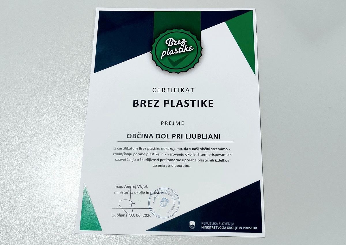Občina Dol pri Ljubljani je prejela Certifikat Brez plastike