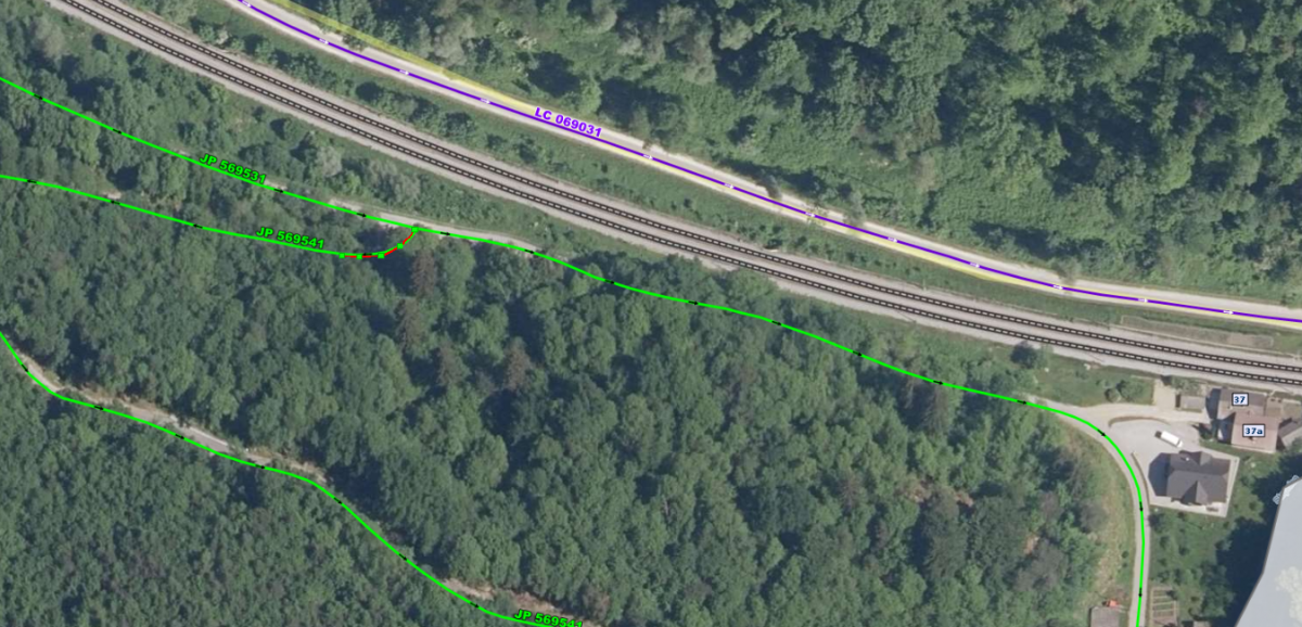 Zapora ceste v Lazah