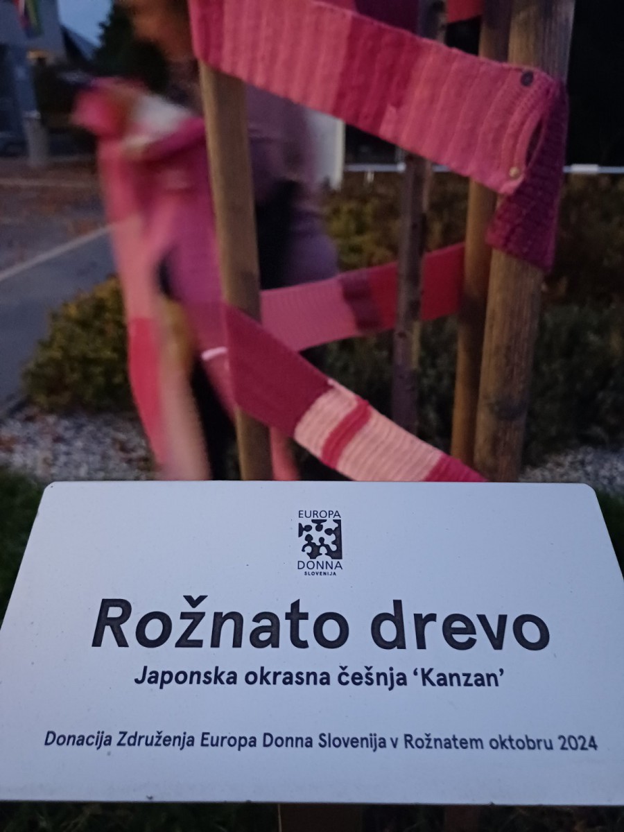 ROŽNATI OKTOBER - OZAVEŠČANJE O RAKU DOJK!