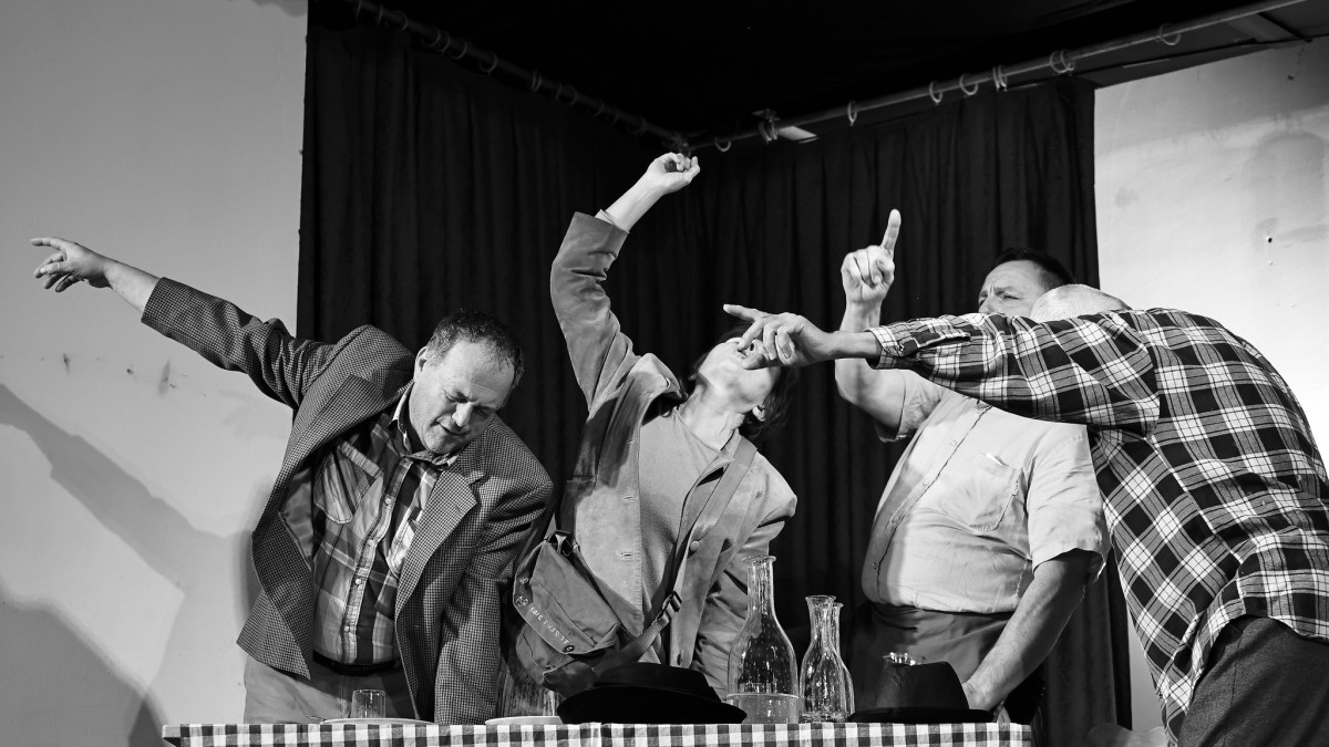 burka TRIJE TIČKI prihaja v KD DOLSKO