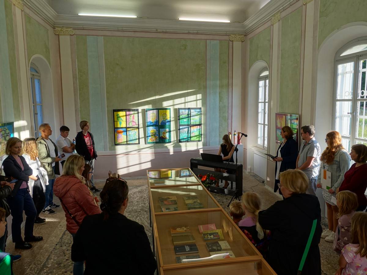 Likovna razstava učencev OŠ Janka Modra