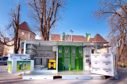 Zbiranje nevarnih gospodinjskih odpadkov in odpadne električne in elektronske opreme